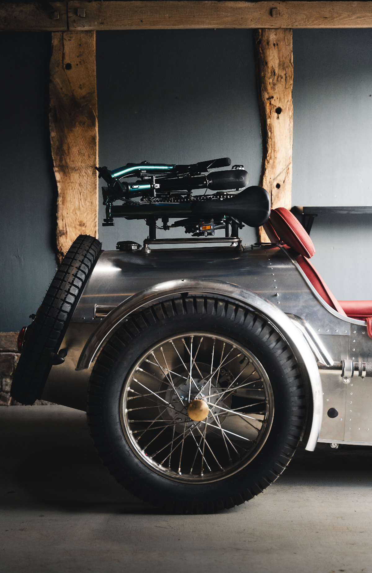 Pembleton t24 roadster with brompton folding bike 